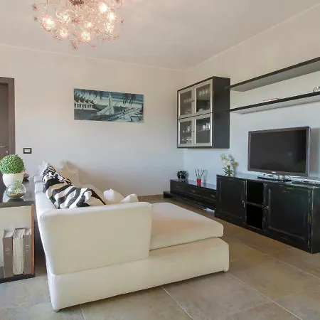 Serra By Interhome